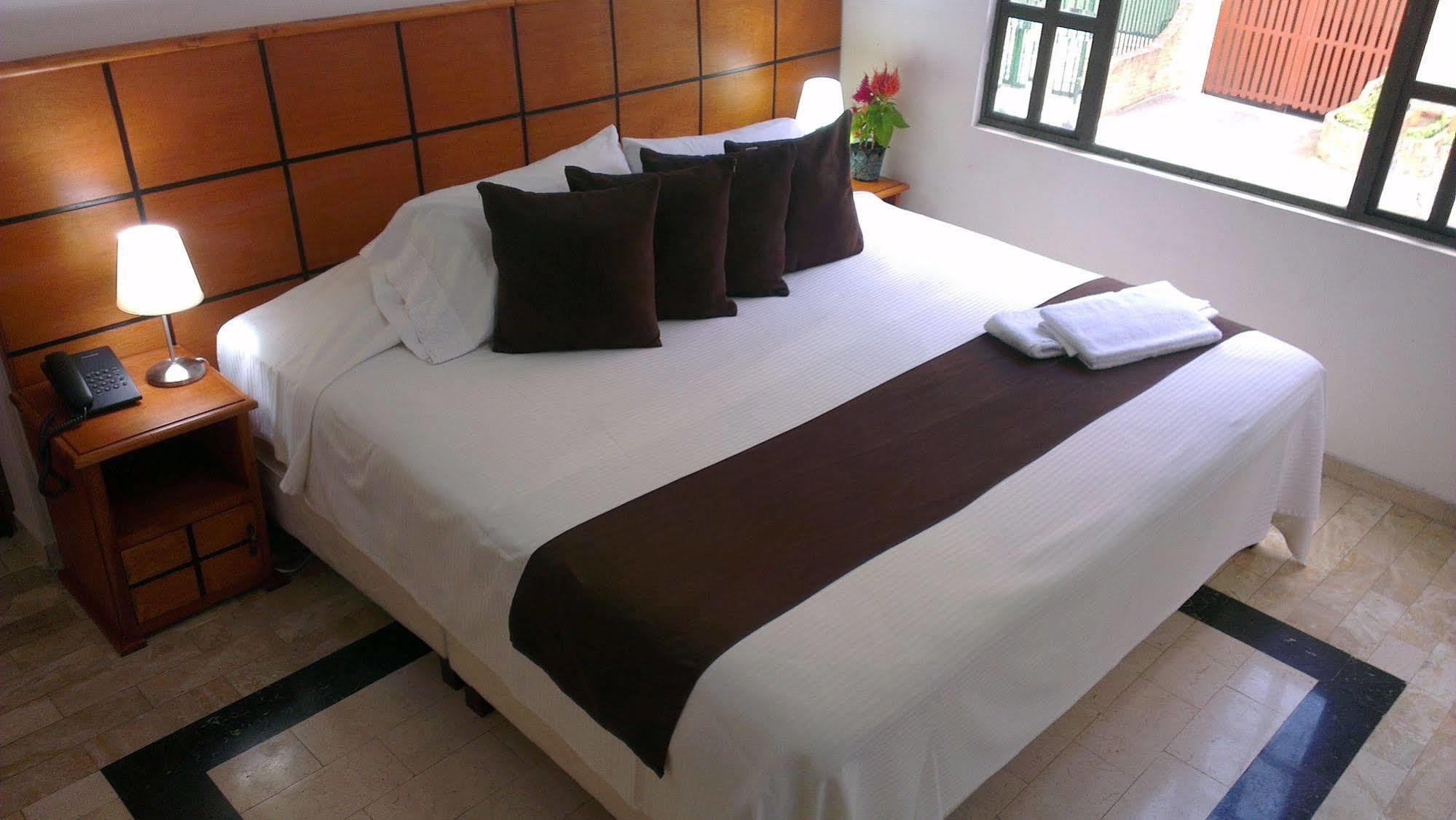 Hotel Embajada Real Bogotá Esterno foto